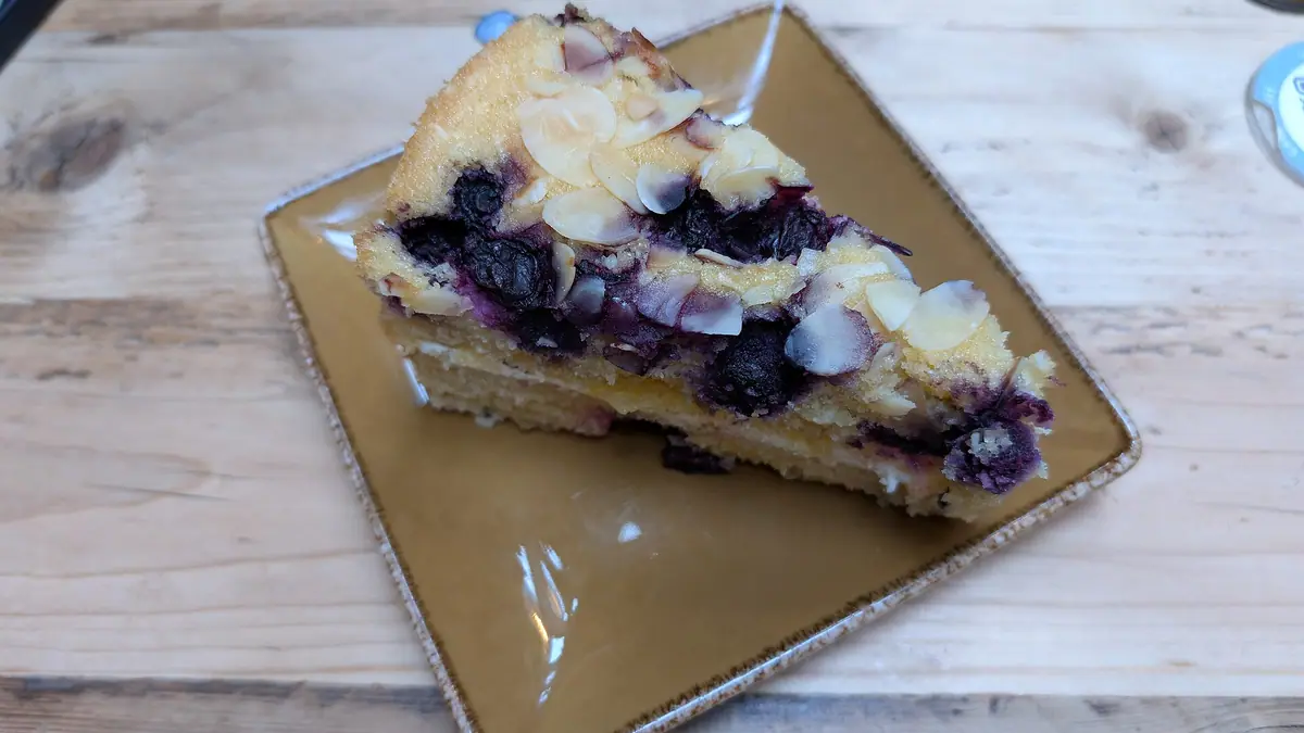 Lana-Lou's Cake Studio – cake maker in Fraserburgh town centre